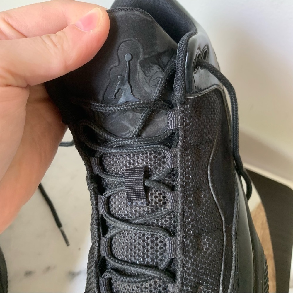 Jordan Max Aura 2 Men's Athletic
Sneakers Air Jordan Black on Black 8.5 - Picture 14 of 16